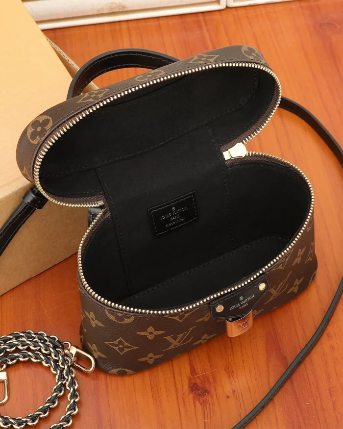REBCE Louis Vuitton Vanity Chain Pouch handbag