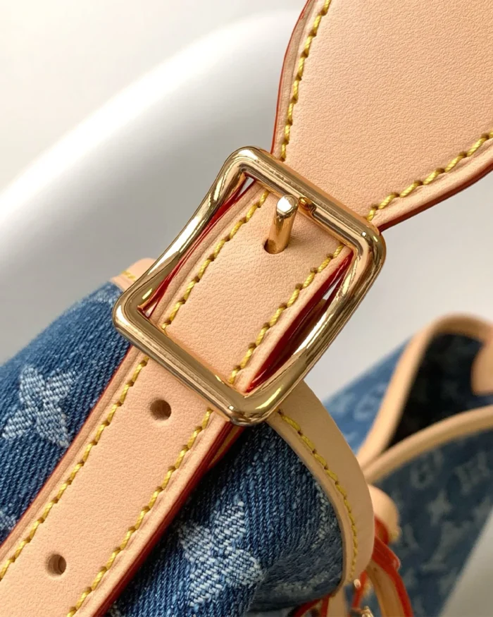 REBCE Louis Vuitton CARRYALL Medium Handbag