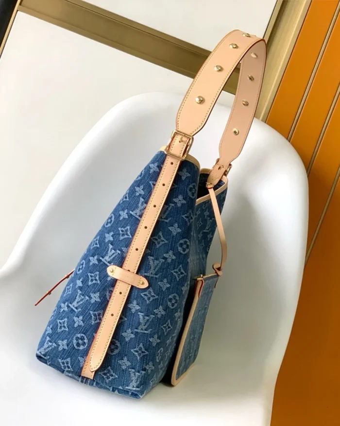 REBCE Louis Vuitton CARRYALL Medium Handbag