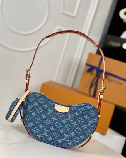 REBCE Louis Vuitton CROISSANT A Stylish Medium-Sized Bag