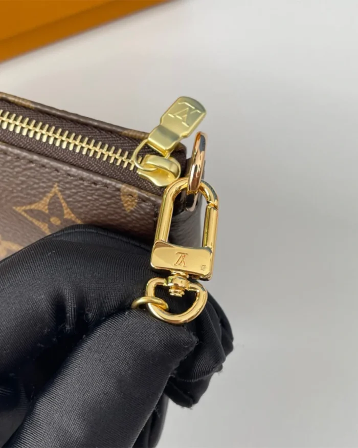 REBCE Louis Vuitton Mini Pochette Accessoires Clutch