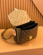 REBCE Louis Vuitton POCHETTE METIS handbag