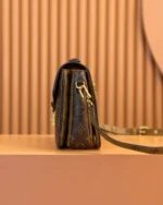 REBCE Louis Vuitton POCHETTE METIS handbag