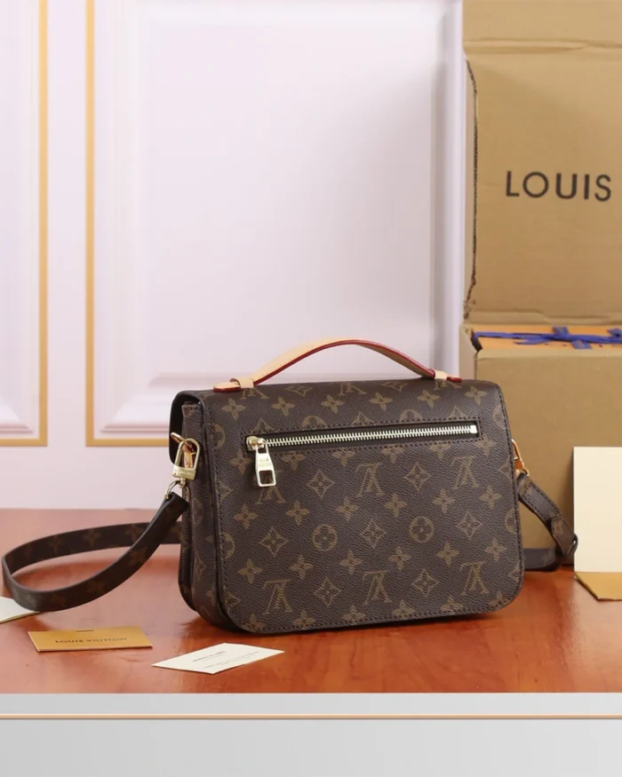REBCE Louis Vuitton Pochette Metis - Stylish Compact Bag