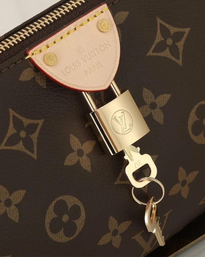 REBCE Louis Vuitton Pochette Tiirette handbag