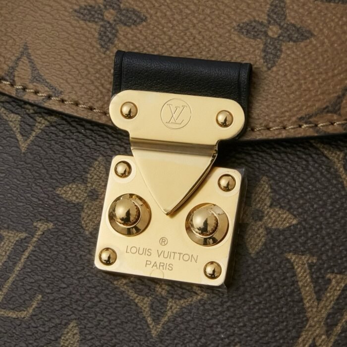 Rebce Louis Vuitton CAMERA BOX handbag