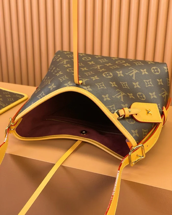 Rebce Louis Vuitton CARRYALL small handbag