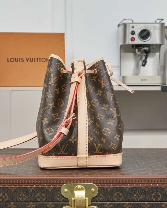Rebce Louis Vuitton Noe BB Crossbody Bucket Bag
