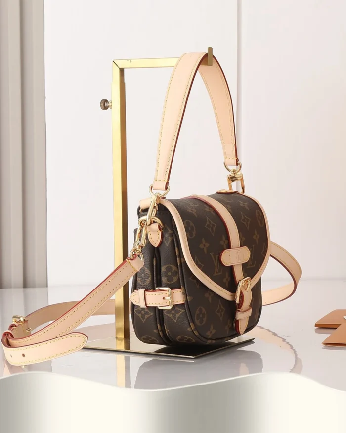 Rebce Louis Vuitton Saumur BB handbag