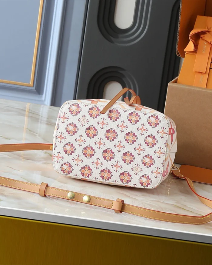 REBCE Elegant Louis Vuitton Néonoé BB in Monogram Tiles