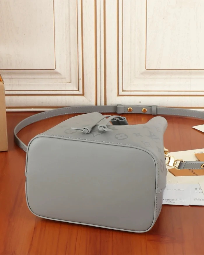 REBCE Louis Vuitton Néonoé BB - Elegant Bag
