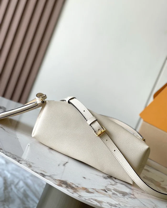 Rebce Luxurious Louis Vuitton Bundle Handbag
