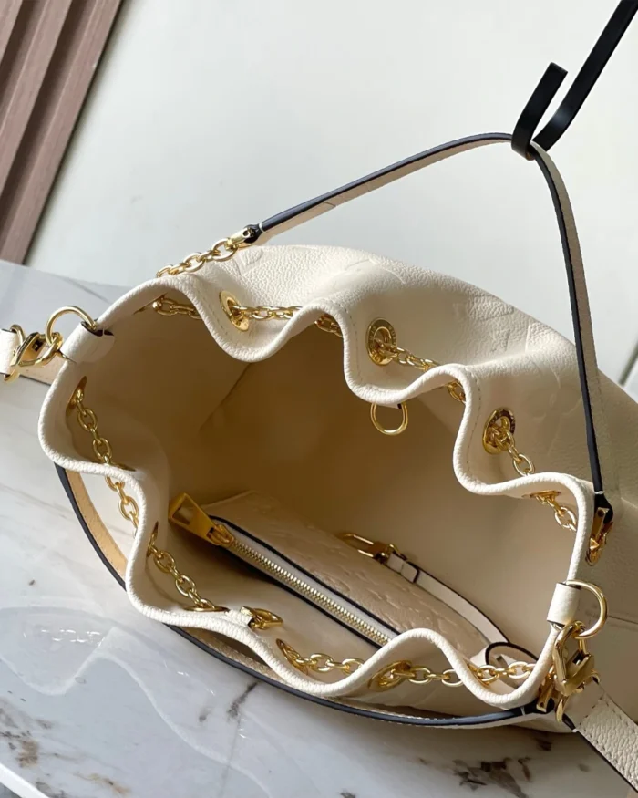 Rebce Luxurious Louis Vuitton Bundle Handbag