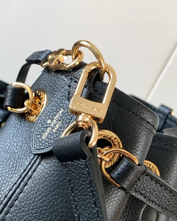 Rebce Luxurious Louis Vuitton Bundle Handbag
