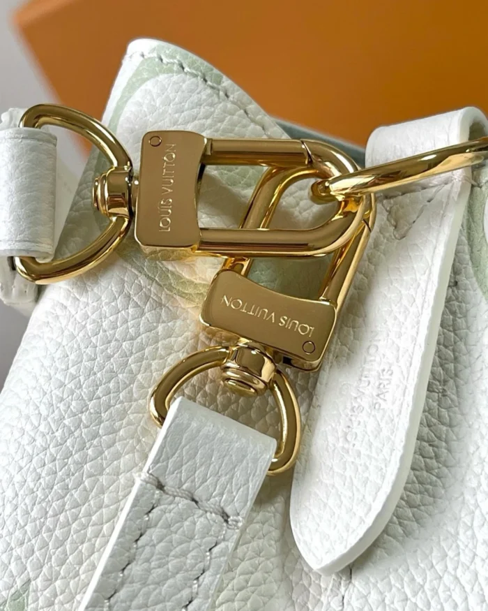 Rebce Must-Have Louis Vuitton Néonoé BB