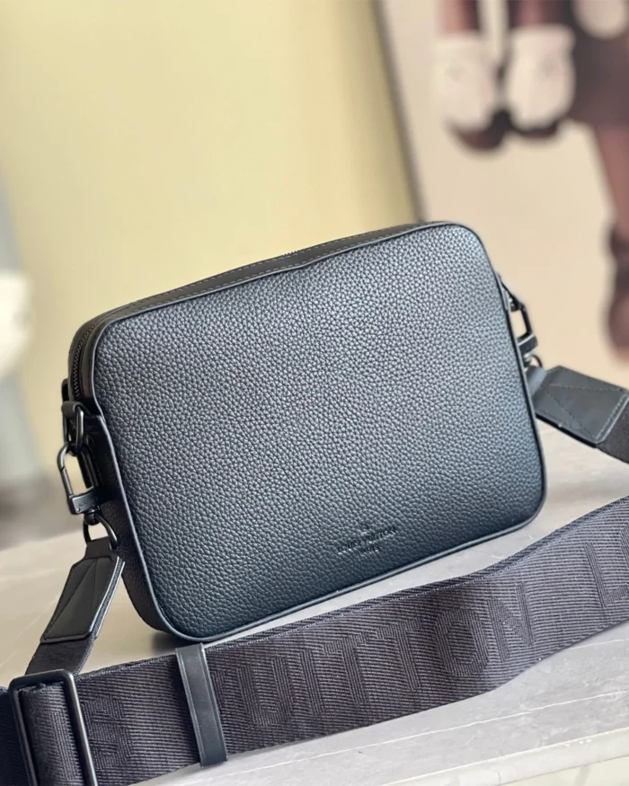 REBCE Louis Vuitton Fastline Messenger