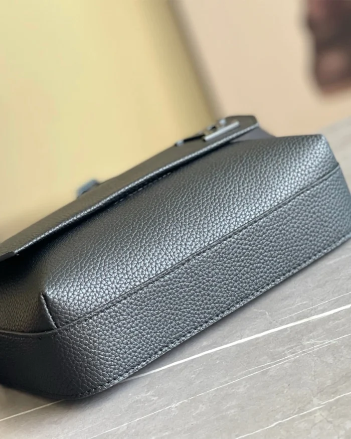 REBCE Louis Vuitton Fastline Messenger