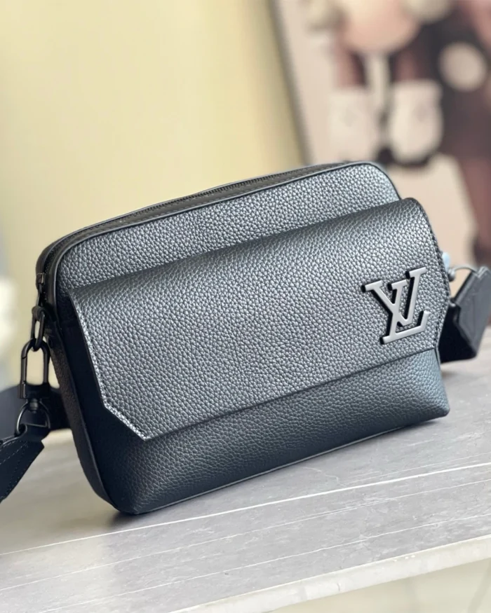 REBCE Louis Vuitton Fastline Messenger