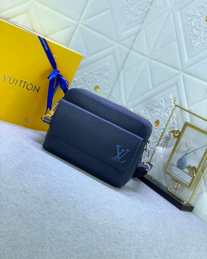 REBCE Louis Vuitton Fastline Messenger