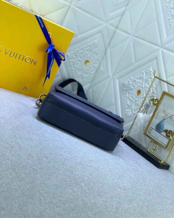 REBCE Louis Vuitton Fastline Messenger