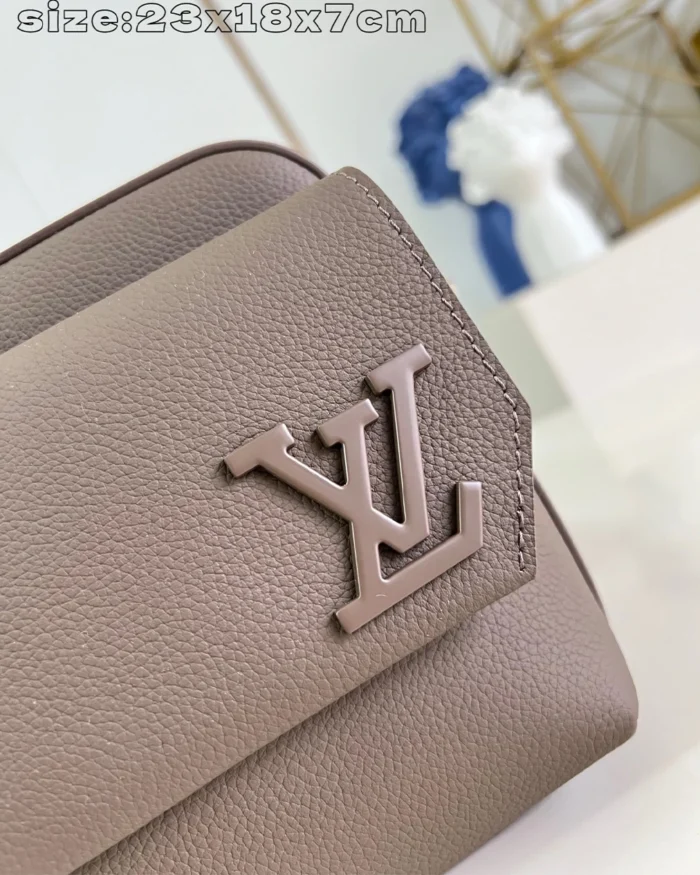 REBCE Louis Vuitton Fastline Messenger