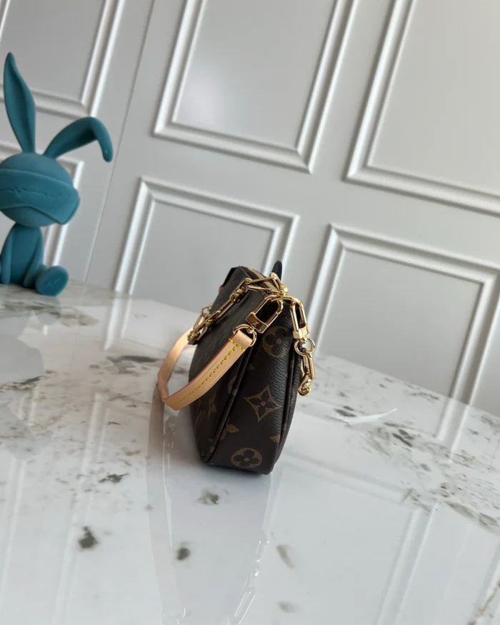 REBCE Louis Vuitton LV x TM Pochette