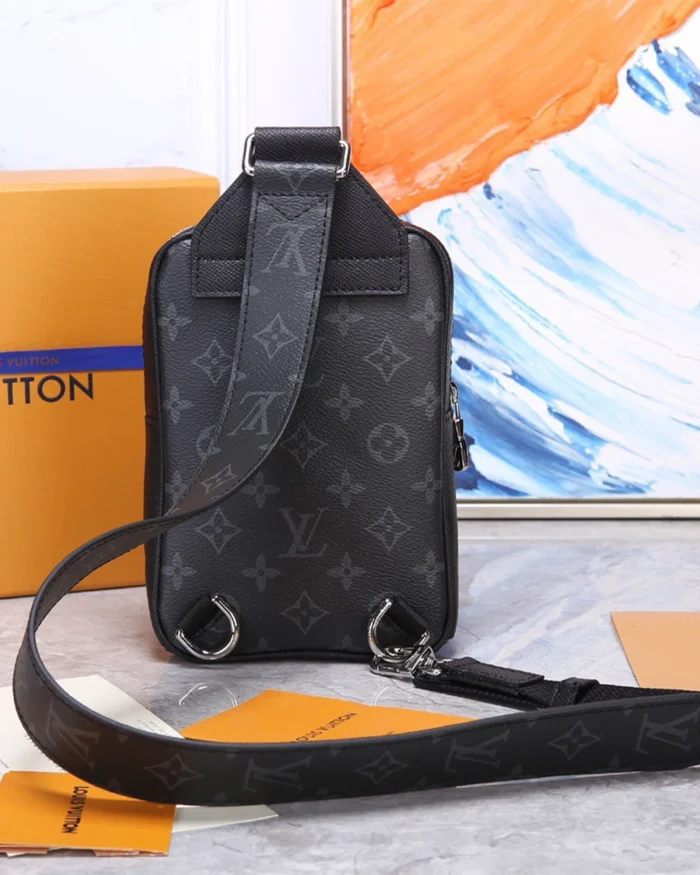 REBCE Louis Vuitton Taiga rama Outdoor Sling Bag