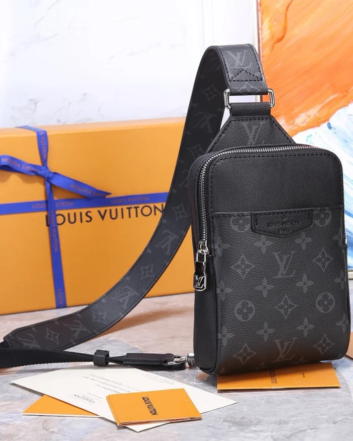 REBCE Louis Vuitton Taiga rama Outdoor Sling Bag