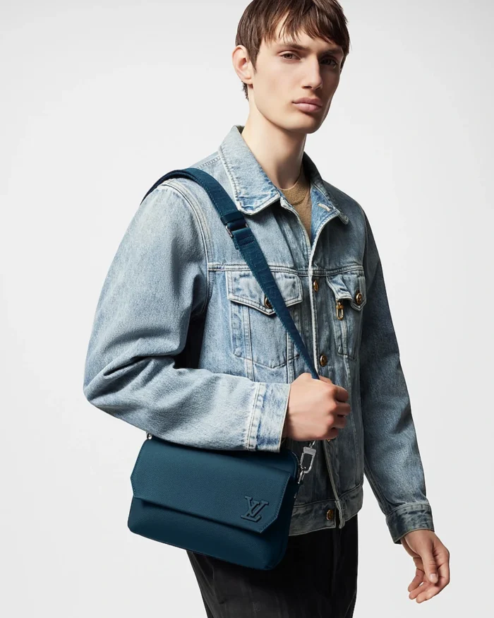 Rebce Louis Vuitton Fastline Messenger