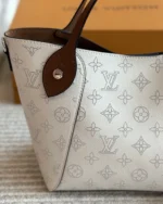 Rebce Louis Vuitton Hina Handbag Mahina Leather PM