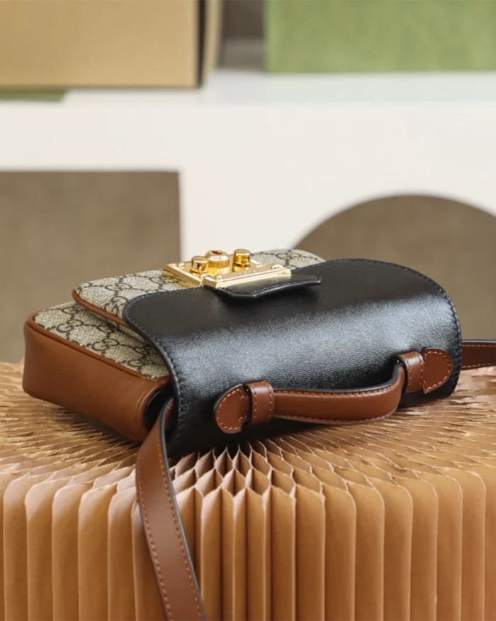REBCE GUCCI Padlock leather handbag