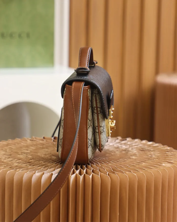REBCE GUCCI Padlock leather handbag