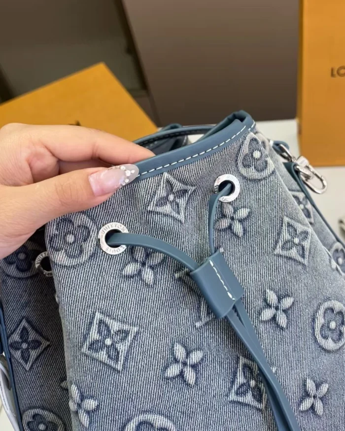 Rebce Louis Vuitton Champagne Bucket Bag