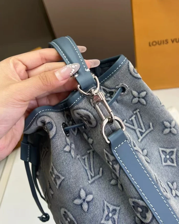 Rebce Louis Vuitton Champagne Bucket Bag