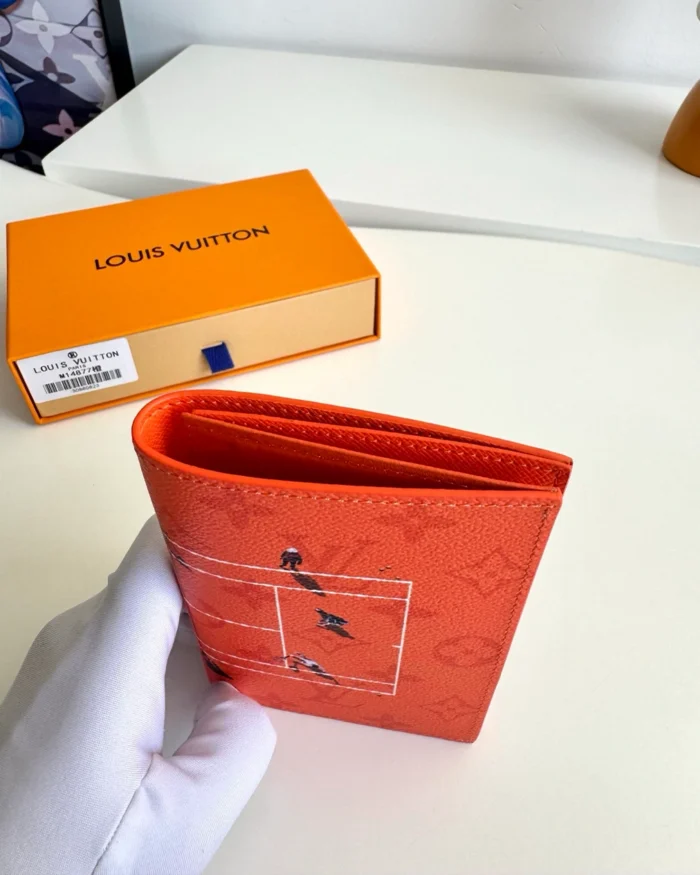 REBCE Louis Vuitton Passport Cover